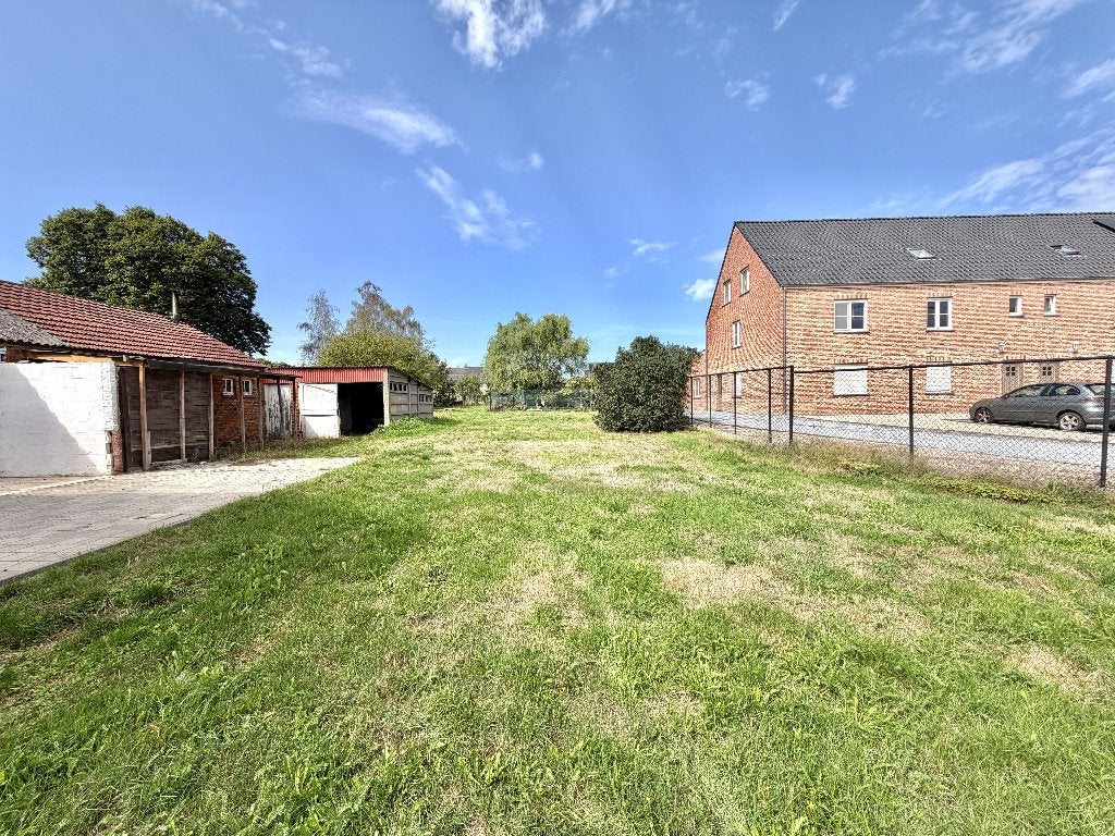 Rustig gelegen bouwgrond voor halfopen bebouwing op 3a 89ca, Koersel-Beringen, 200 à 500 m²