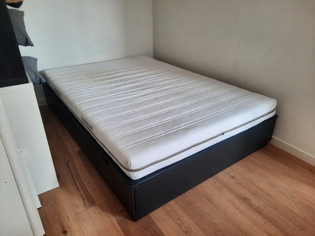 NORDLI Ikea Zwart tweepersoonsbed 140 x 200 (+ matras), Huis en Inrichting, Slaapkamer | Bedden, Gebruikt, Tweepersoons, 140 cm