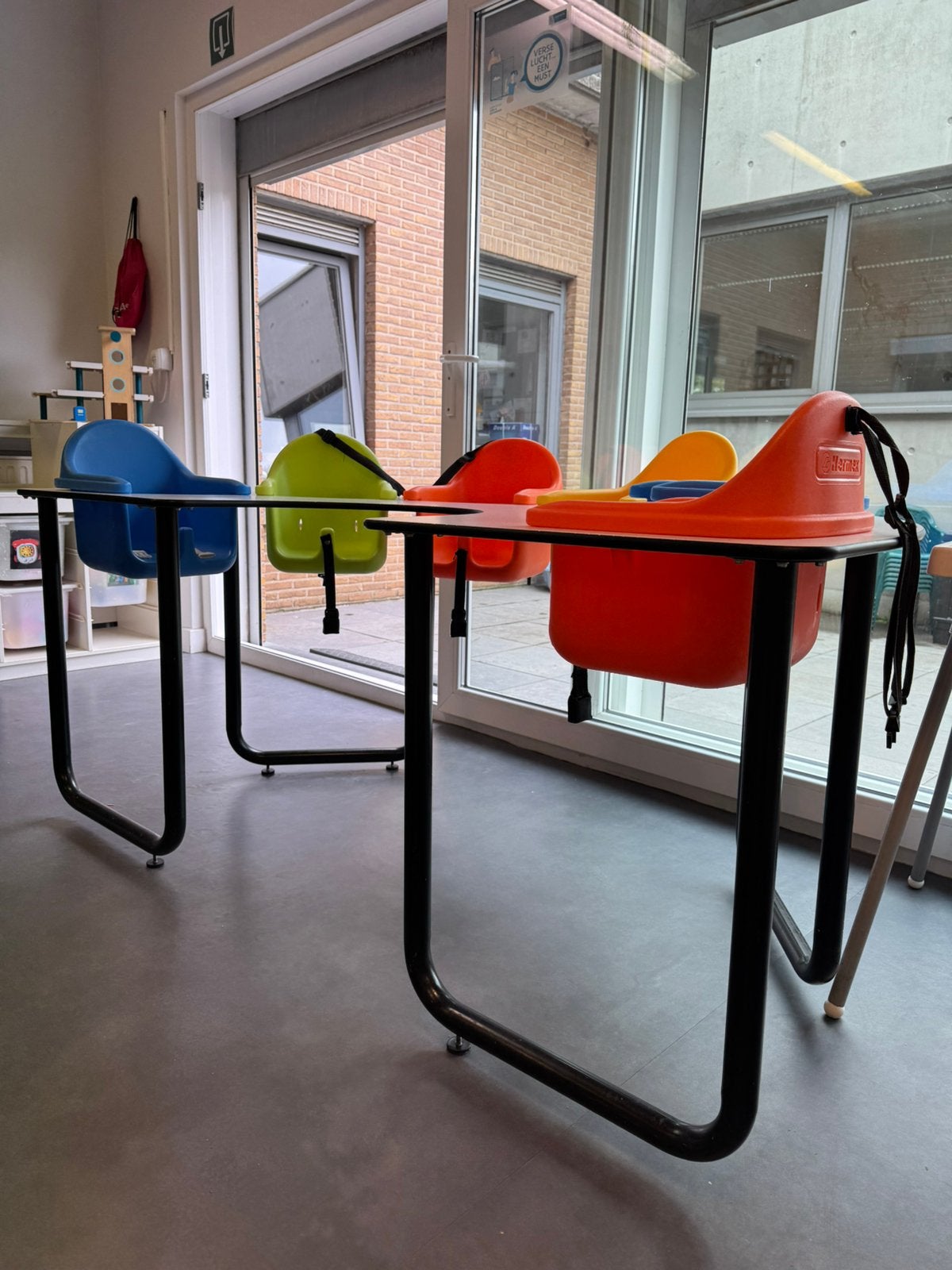 Eetstoel kinderopvang, Ophalen, Gebruikt