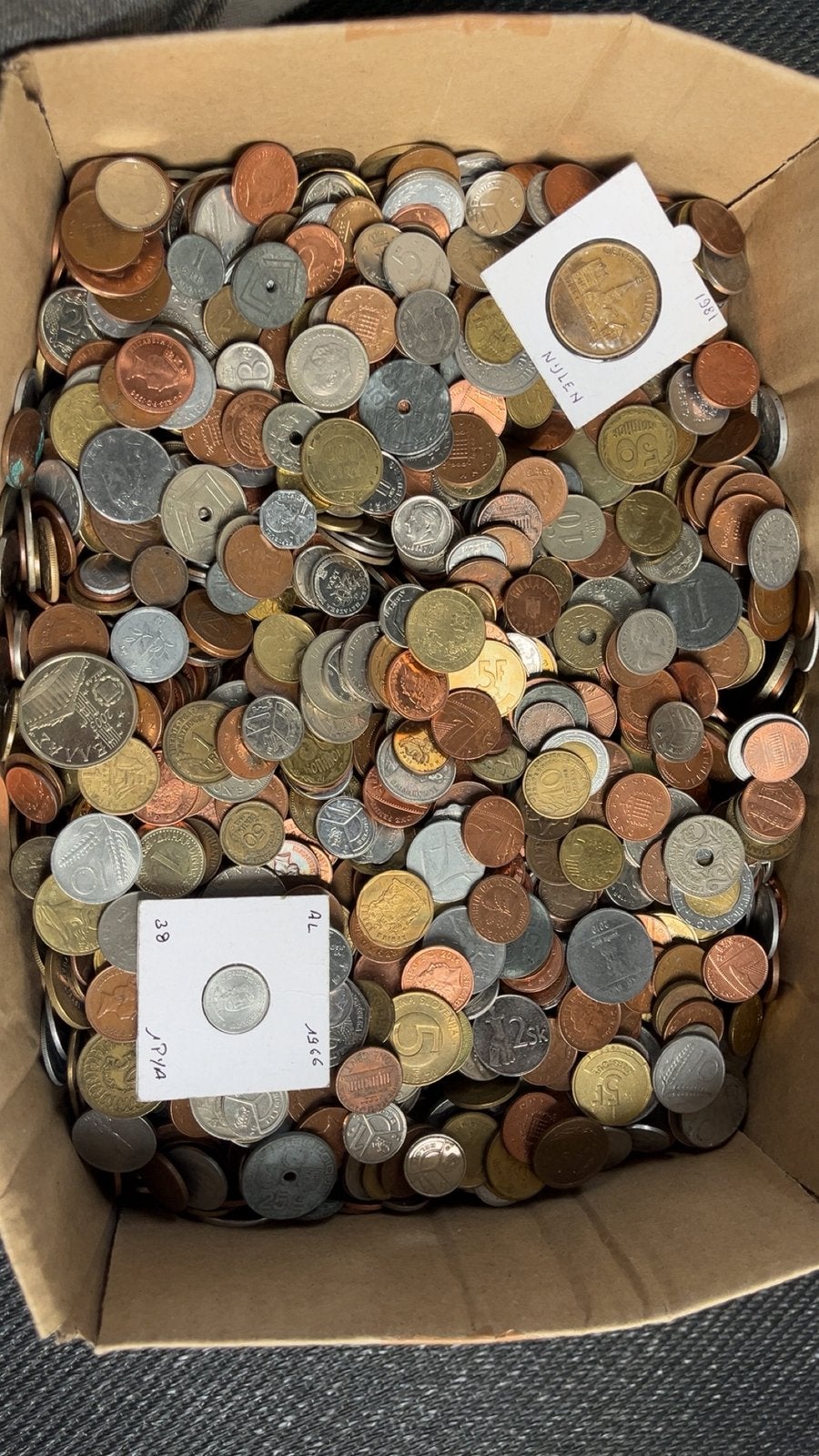 Monnaies du monde vues du grenier 7 kg, Enlèvement ou Envoi, Monnaie