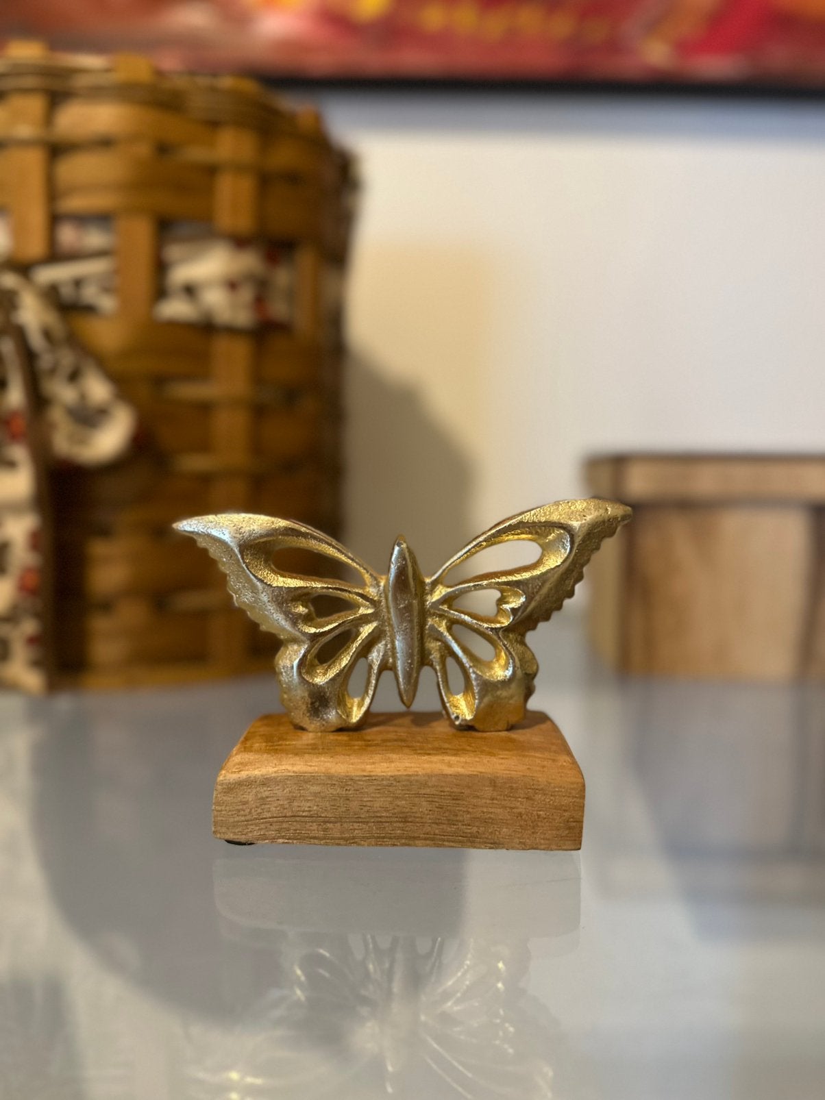 Gouden vlinder decoratie op houten voet, Ophalen of Verzenden, Zo goed als nieuw