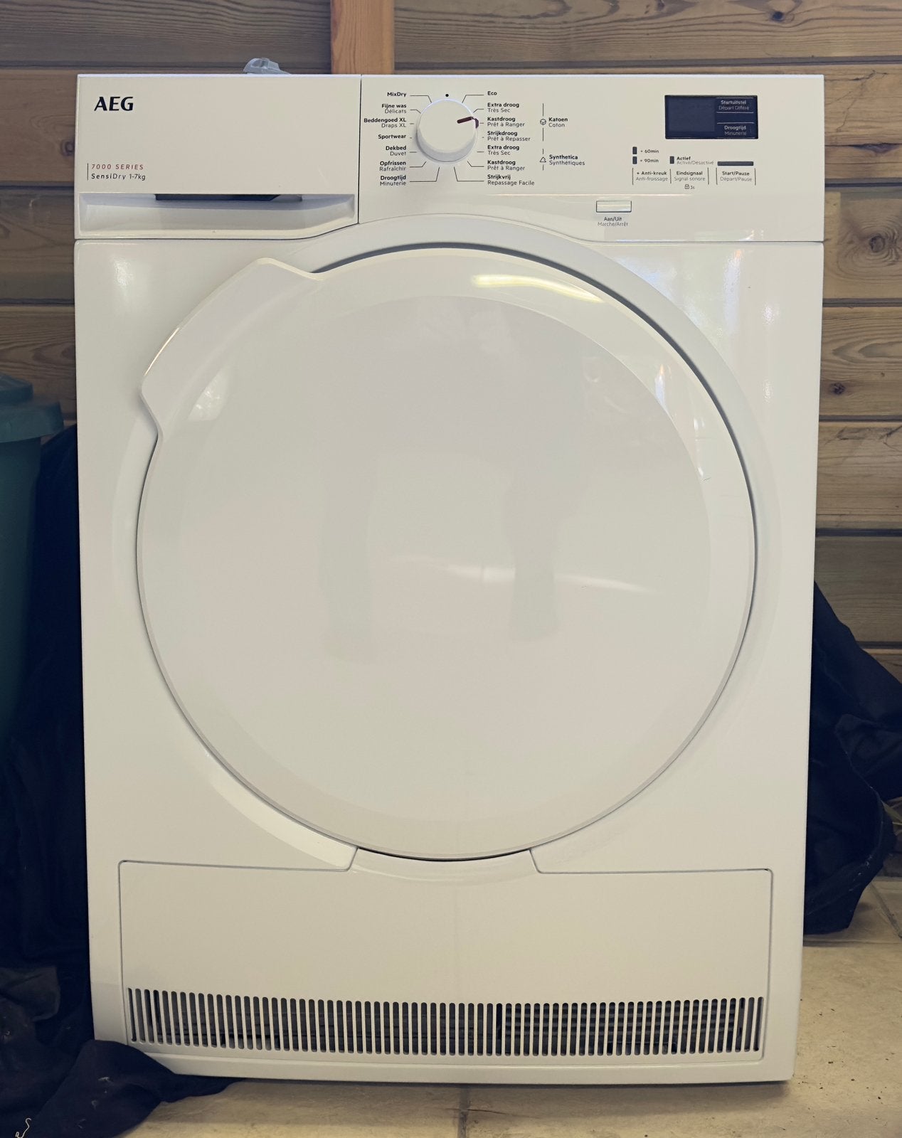 Droogkast AEG model TR77L10Z - slechts 1,5 jaar oud, Elektronische apparatuur, Ophalen, Zo goed als nieuw