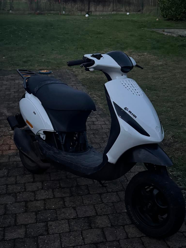 Zip 70, Fietsen en Brommers, Scooters | Piaggio, Ophalen, Zo goed als nieuw, Elektrisch, Zip