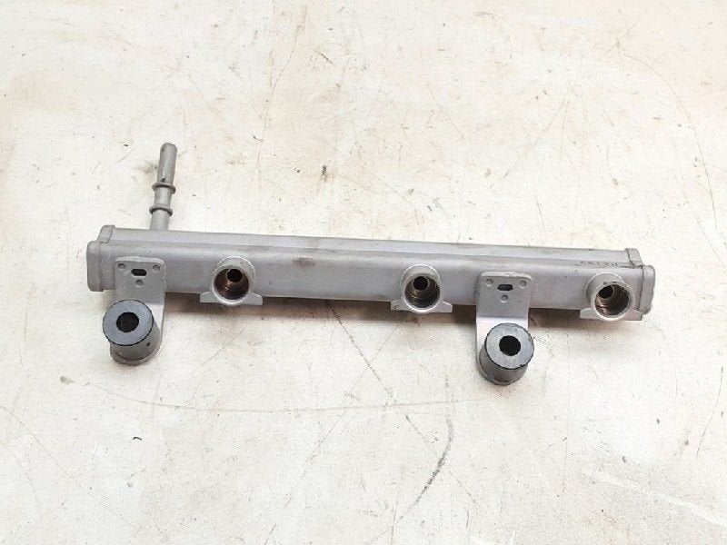 INJECTIEGALERIJ Toyota Aygo (B40) (01-2014/06-2018), Gebruikt, Toyota