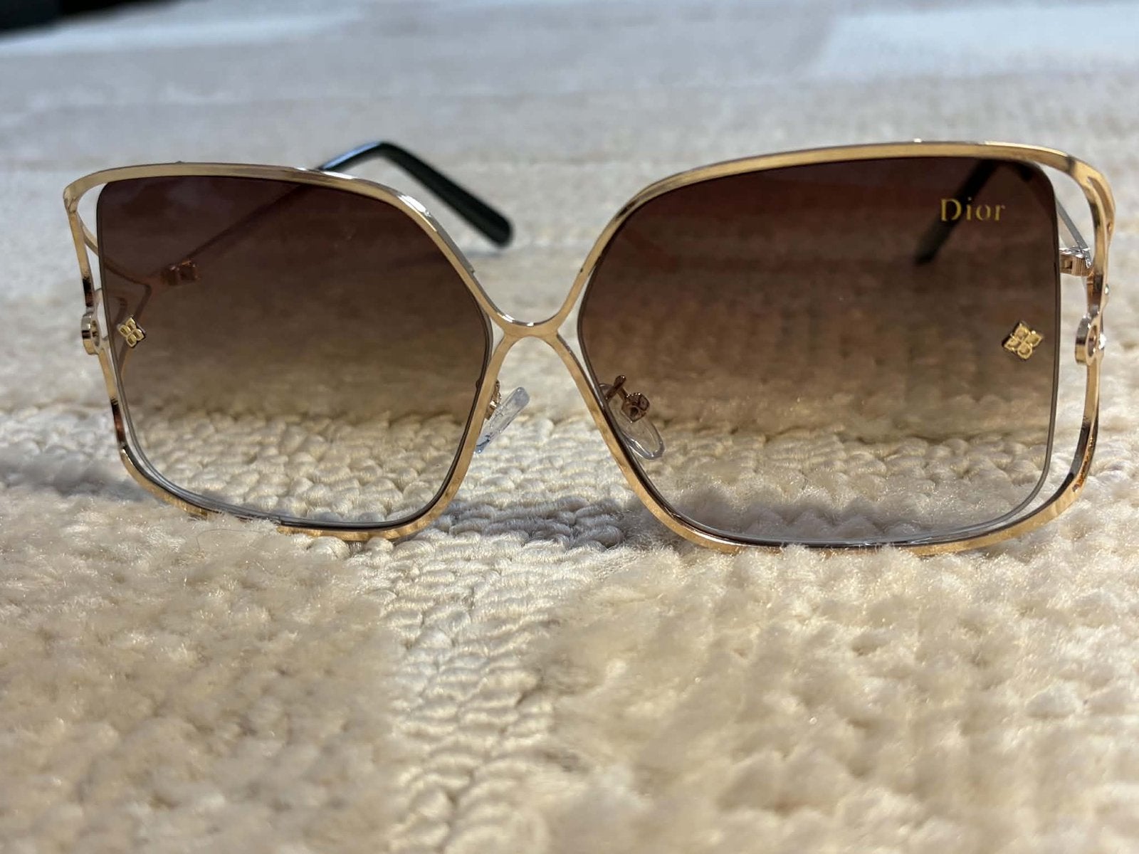 Lunette de soleil de luxe, Enlèvement, Comme neuf