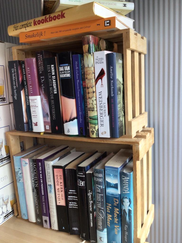 Lot van 27 boeken in nieuw staat, Boeken, Stock en Verzamelingen, Ophalen, Zo goed als nieuw