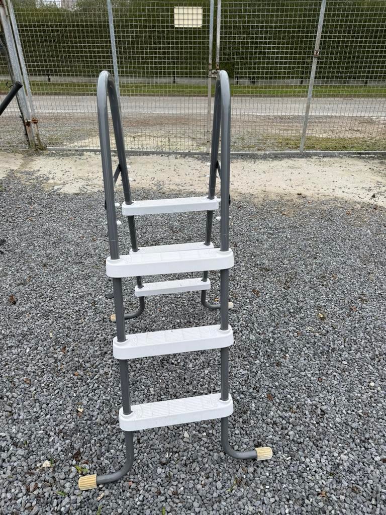 Zwembadladder, Ophalen, Zo goed als nieuw