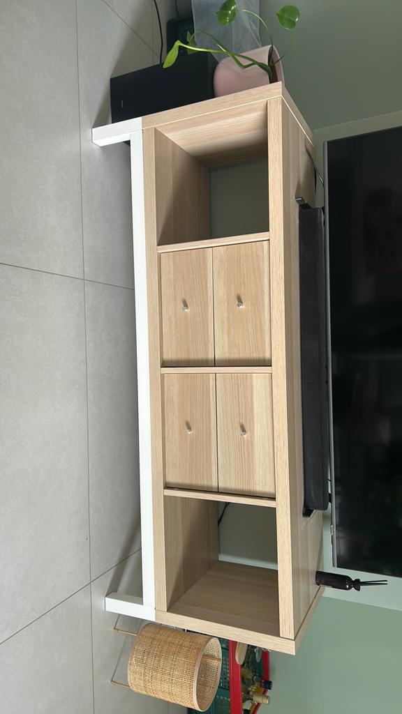 Kallax kast Ikea te koop met 4 schuiven en op pootjes, Huis en Inrichting, Ophalen, Zo goed als nieuw