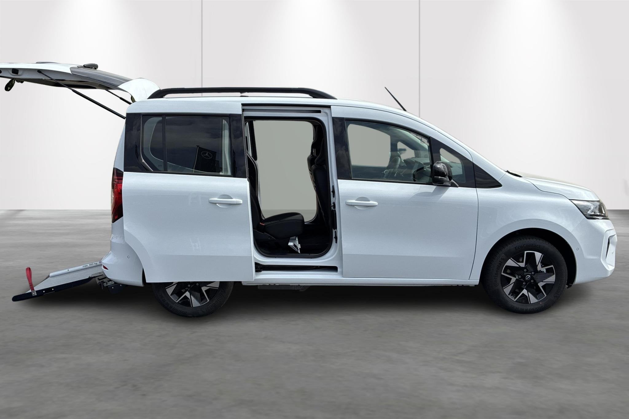 Nissan Townstar L1H1 DIG-T 130 AT Tekna Ombouw voor rolstoel, 4 zetels, 4 cilinders, Wit, Traction-control