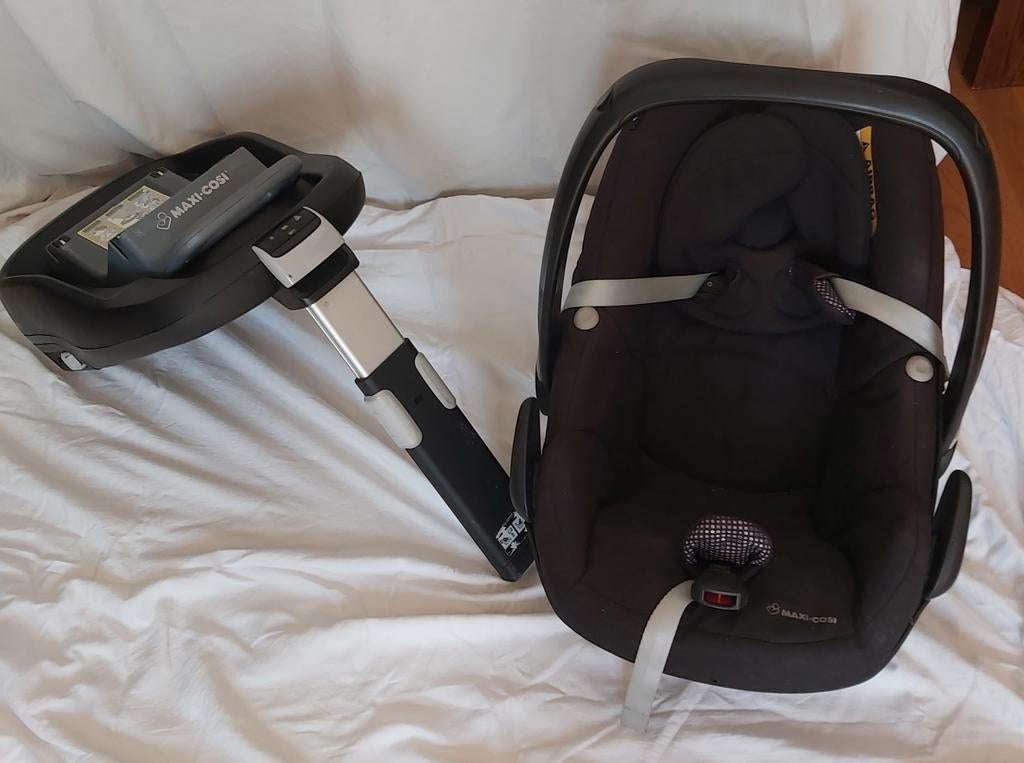 Maxi cosi pebble autostoel inclusief easyfix base, Ophalen