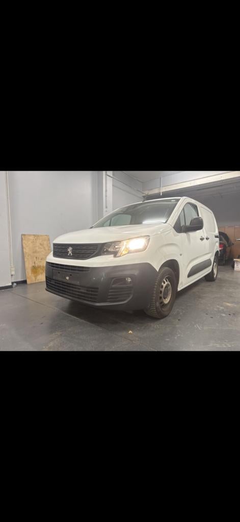 Peugeot Partner 1.5 Blue HDI boite Auto 125.000Km 3 Places, Auto's, Peugeot, Particulier, Partner, ABS, Diesel, Euro 6, 5 deurs
