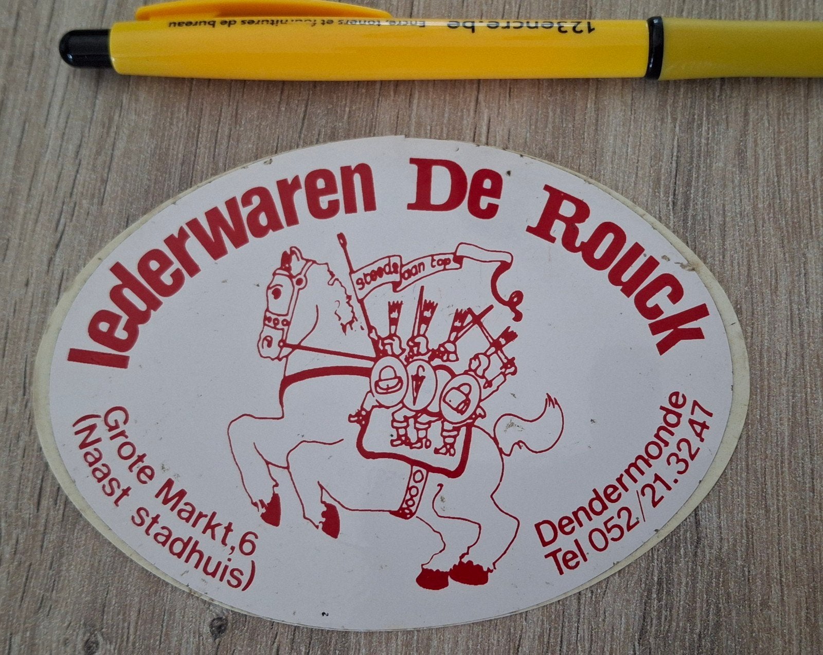 Sticker lederwaren De Rouck Ros Beiaard Dendermonde, Ophalen of Verzenden, Zo goed als nieuw, Bedrijf of Vereniging