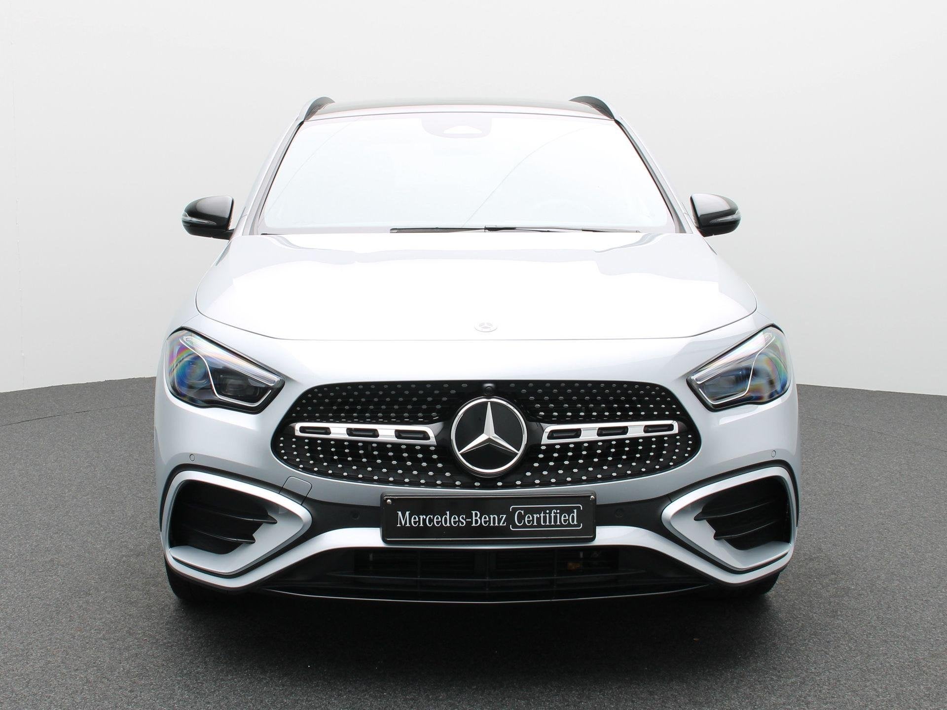Mercedes-Benz GLA 250 e AMG Line + TREKHAAK + PANO DAK + MUL, Auto's, Dealer onderhouden, Zwart, 4 cilinders, 16 kWh