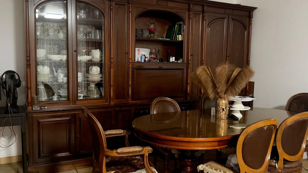 Armoire et table extensible en bois divan et 2 fauteuil, Maison & Meubles, Enlèvement, Autres essences de bois