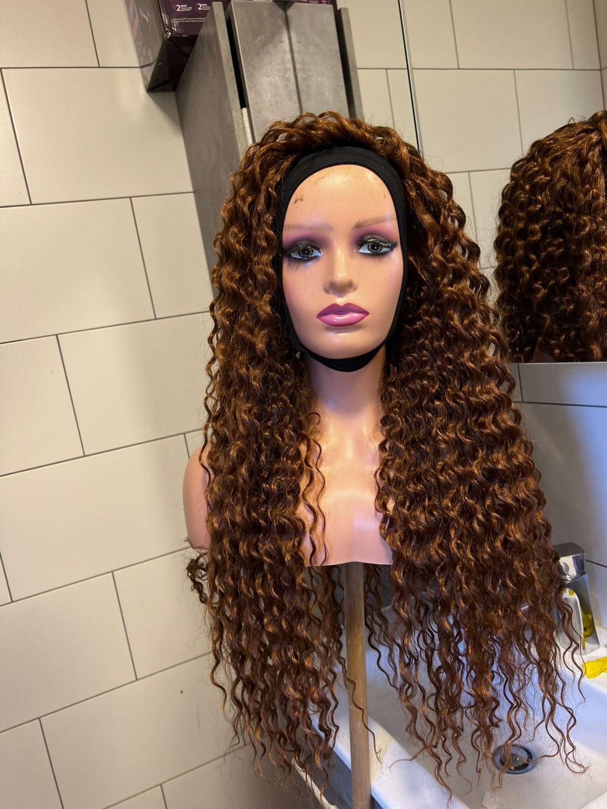 Perruque bouclés, Bijoux, Sacs & Beauté, Beauté | Soins des cheveux, Enlèvement ou Envoi, Neuf