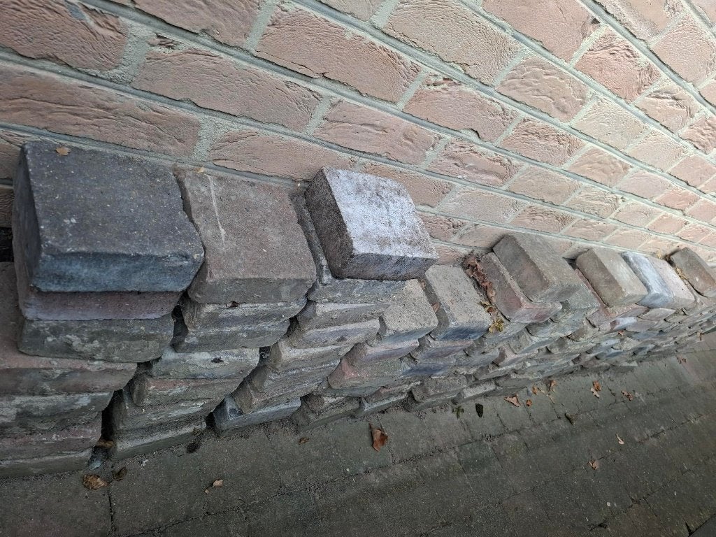 Lot betonklinkers, Tuin en Terras, Ophalen, Gebruikt