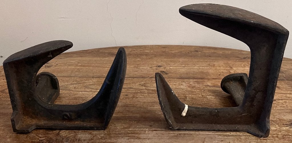 Lot van 2 vintage schoenmaker aambeelden gietijzer decoratie, Antiek en Kunst, Ophalen
