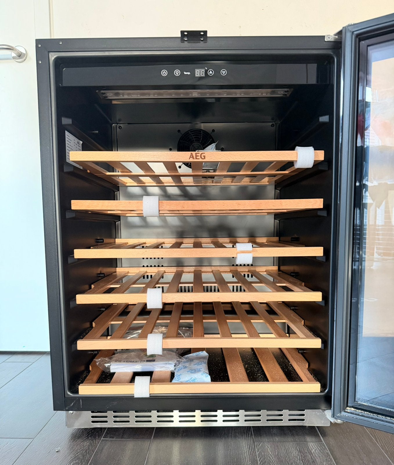 AEG inbouw wijnkoeler, Ophalen, Zo goed als nieuw