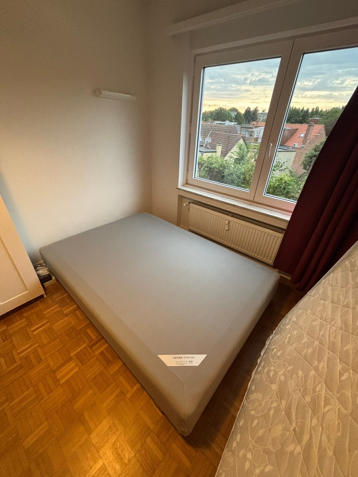 Cadre de Lit 140x200cm Ikea - Sultan Storfors, Maison & Meubles, Chambre à coucher | Lits, Gris, 140 cm, Enlèvement, Utilisé
