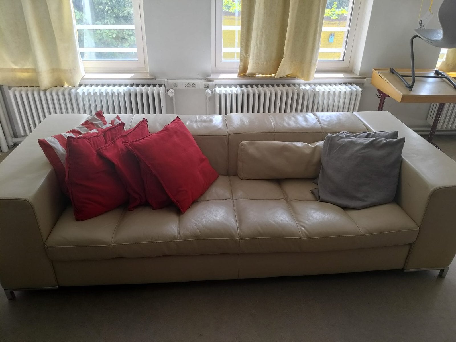 Gratis leren zetel, Huis en Inrichting, Zetels | Zetels, Gebruikt, Rechte bank, 200 tot 250 cm, 100 tot 125 cm, Leer, Ophalen