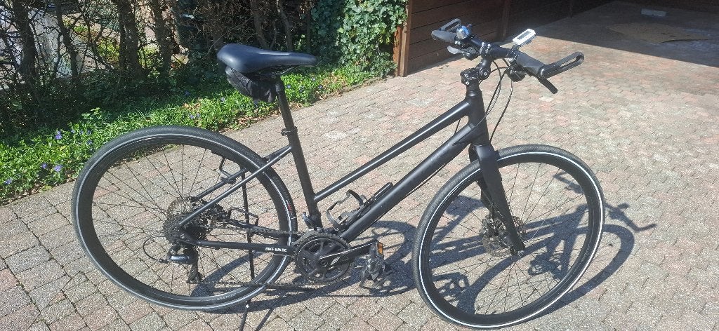 Sportieve dames fiets., 28 inch, Zo goed als nieuw, 15 tot 20 versnellingen, Minder dan 47 cm