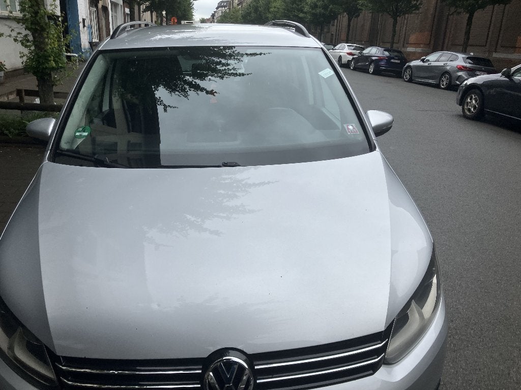 VW Touran  7 Places, Autos, Volkswagen, Argent ou Gris, Achat, Climatisation automatique, 7 places