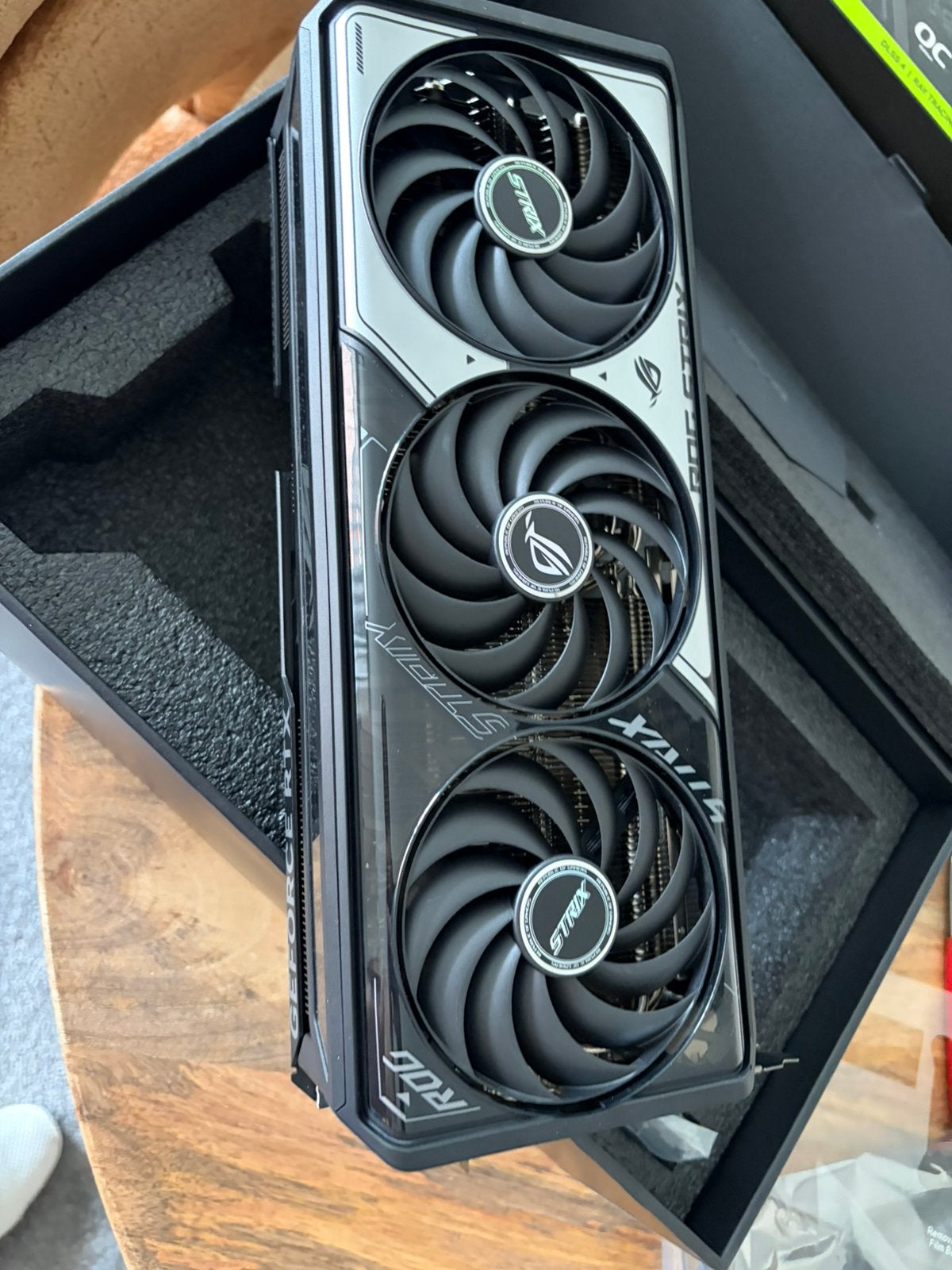 RTX 5070ti Rog Strix, Enlèvement ou Envoi, Comme neuf