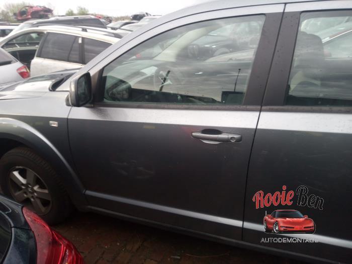 Portier 4Deurs links-voor van een Dodge Journey, Gebruikt, -, Deur, -