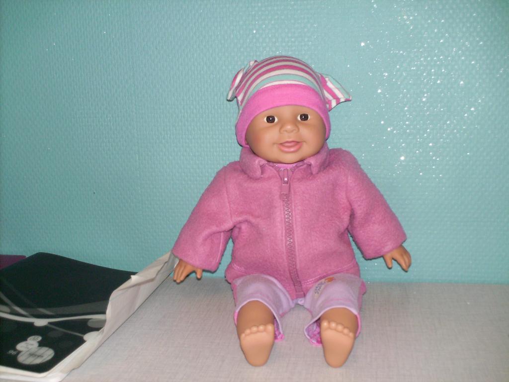 a vendre jouet poupée, Kinderen en Baby's, Speelgoed | Poppen, Ophalen of Verzenden, Zo goed als nieuw, Babypop