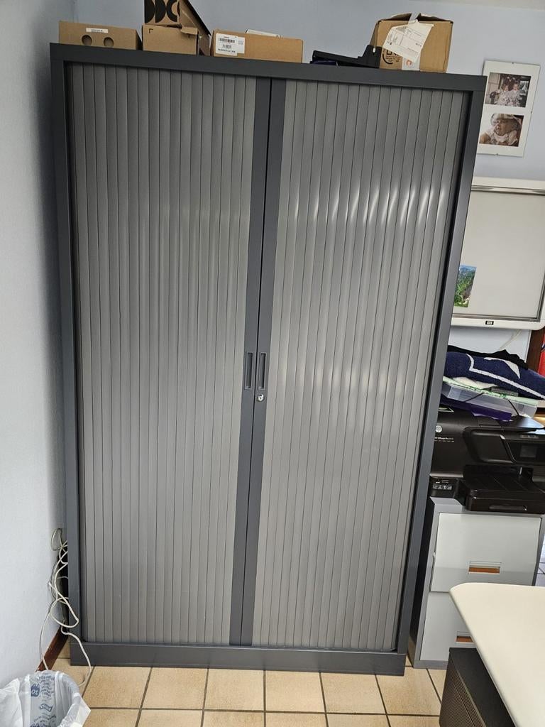 Armoire bureau, Maison & Meubles, Armoires | Armoires à porte coulissante & Armoires à archives