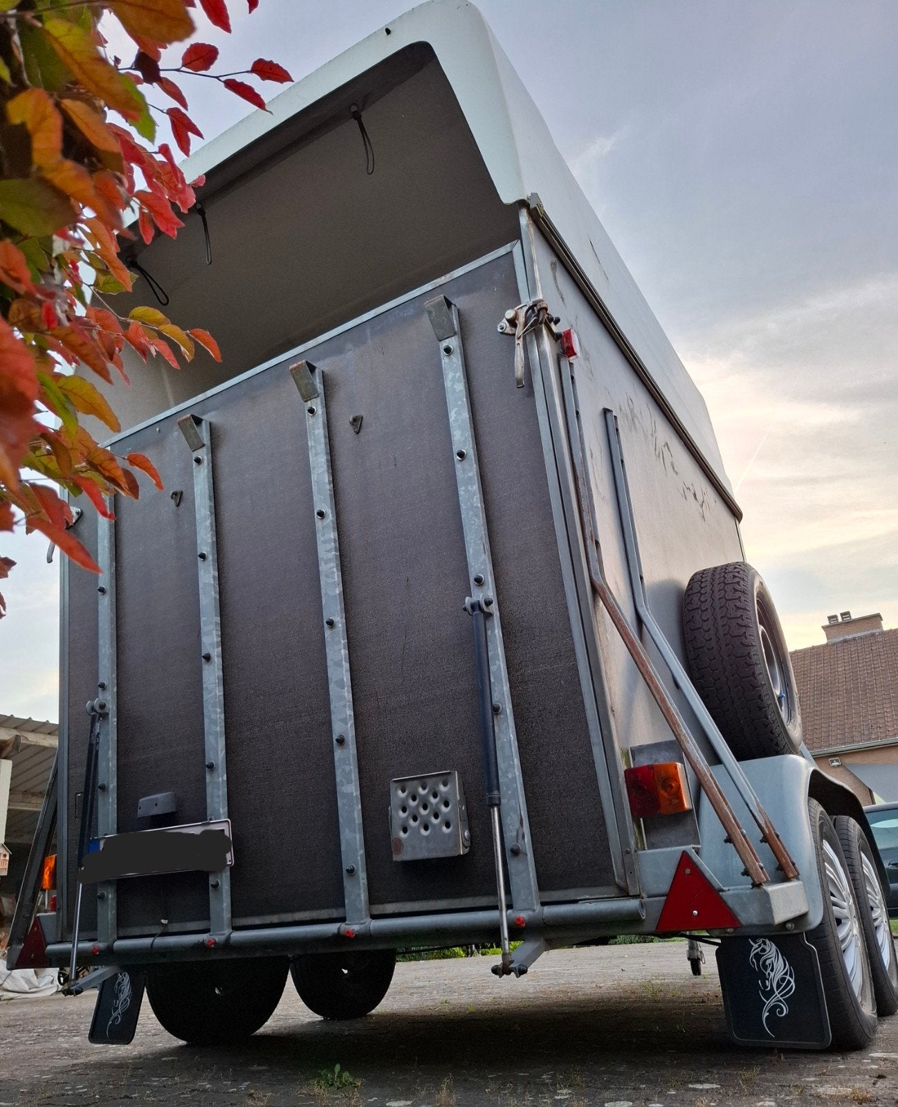 Paardentrailer Hotra, Ophalen, Gebruikt, Hout, 2-paards trailer