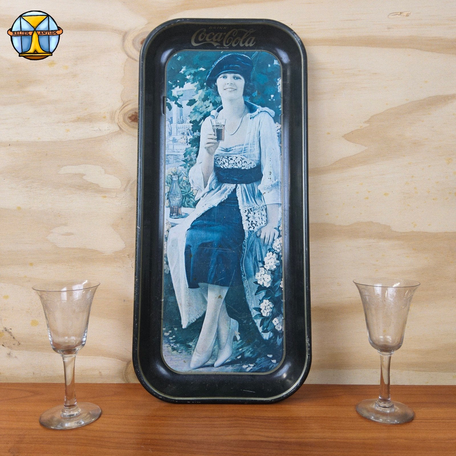 Vintage Coca-Cola Dienblad met jonge dame (flapper girl)1973, Huis en Inrichting, Ophalen of Verzenden, Zo goed als nieuw, Dienblad