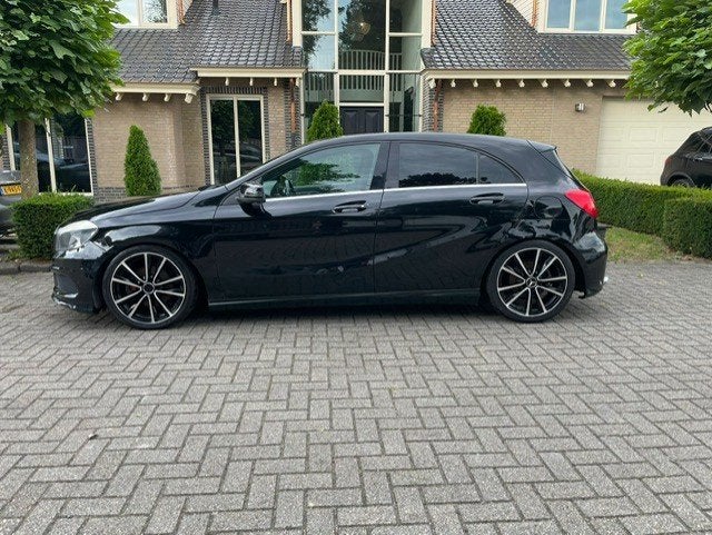 Mercedes-Benz A-Klasse 200 AMG LINE NAVI PDC, Autos, Mercedes-Benz, Classe A, Achat, Boîte manuelle, 5 portes