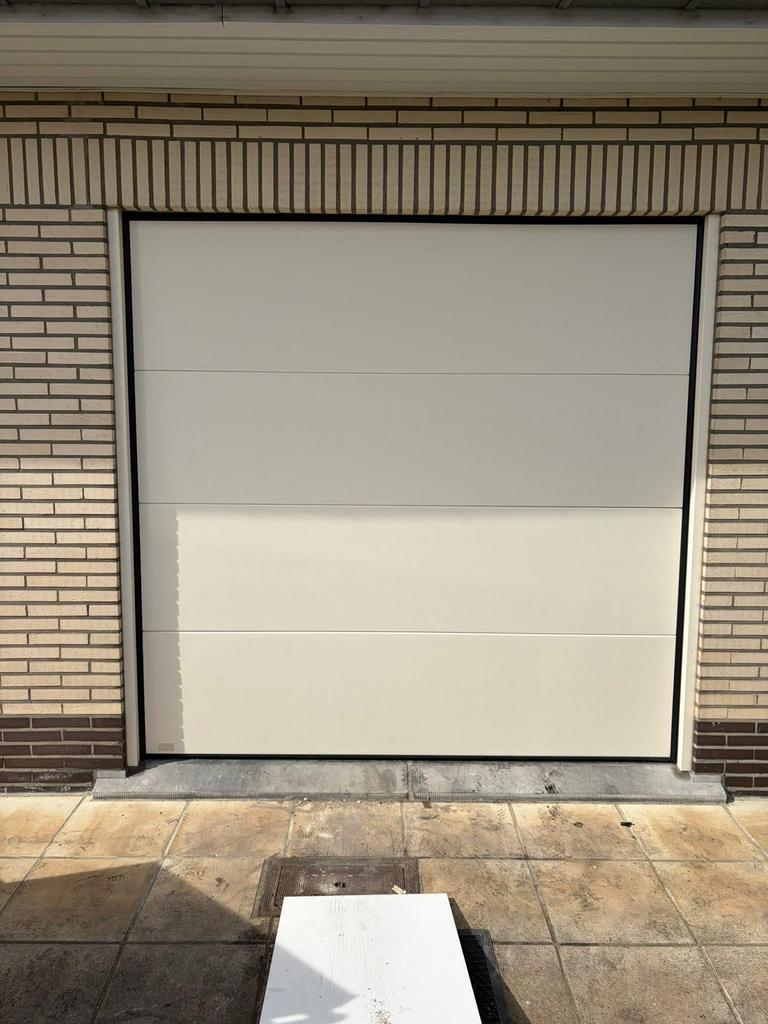 Chassis | 5 portes | 1 porte de garage electrique, Enlèvement, Comme neuf, Crème ou Beige