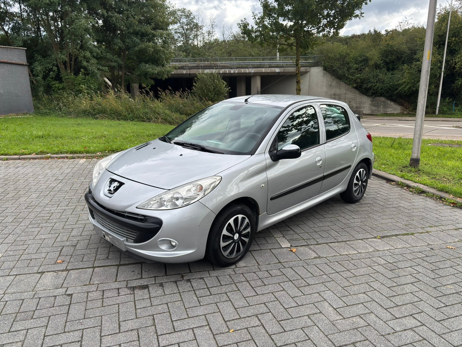 Peugeot 206+ 1.4 essence Homologuée à vendre, Argent ou Gris, Achat, Entreprise, Boîte manuelle