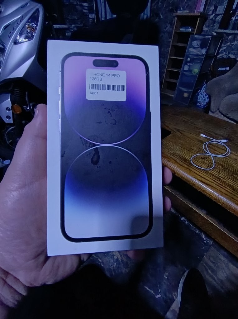 Iphone 14 pro, Comme neuf, Enlèvement, Violet, 79 %