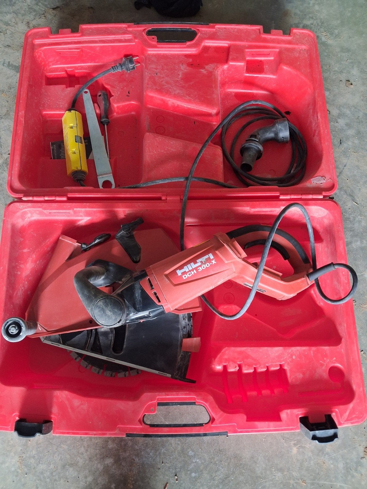 scie hilti dch300x, Bricolage & Construction, 70 mm ou plus, Enlèvement, Autres types, Comme neuf