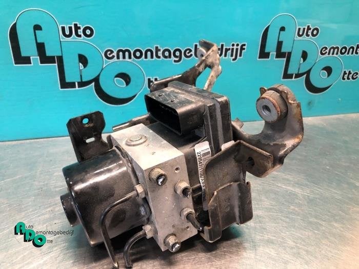 ABS Pomp van een Opel Zafira B (Zafira B 05-), Gebruikt, -, -, Opel