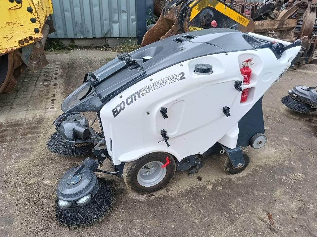 TSM Itala 135 BT street sweeper bezem 24V electric