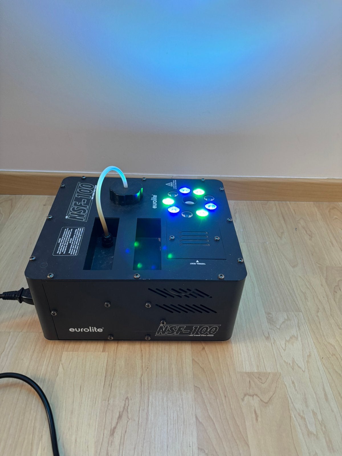 Eurolite NSF-100 Hybrid Spray Fogger (Rookmachine met LED), Enlèvement, Comme neuf, Détecteur de fumée