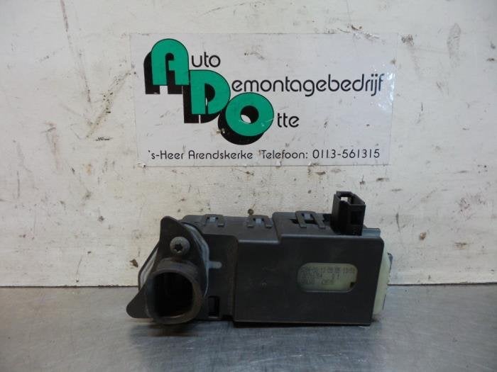 Moteur de verrouillage clapet réservoir d'un Volvo S40, -, -, -, Enlèvement ou Envoi