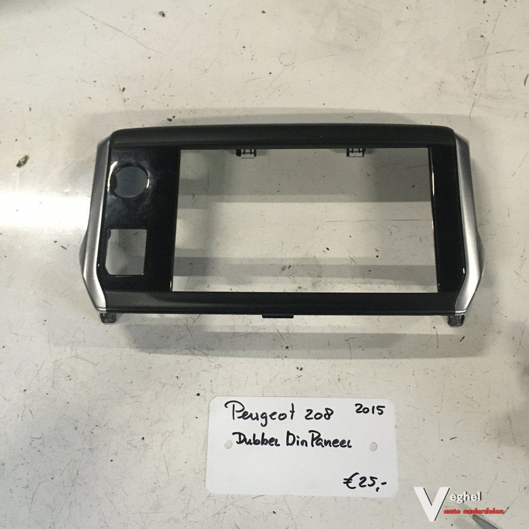 Peugeot 208 1.2 3 cil 5bak 5drs 2015 Radio Dubbeldin paneel, Auto-onderdelen, Gebruikt, -, -, Ophalen of Verzenden