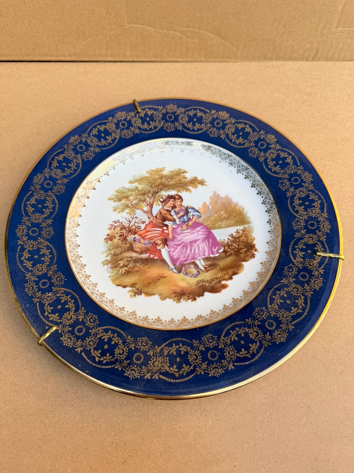 Plat décoratif en porcelaine de Limoges (Style Fragonard), Antiquités & Art, Enlèvement ou Envoi