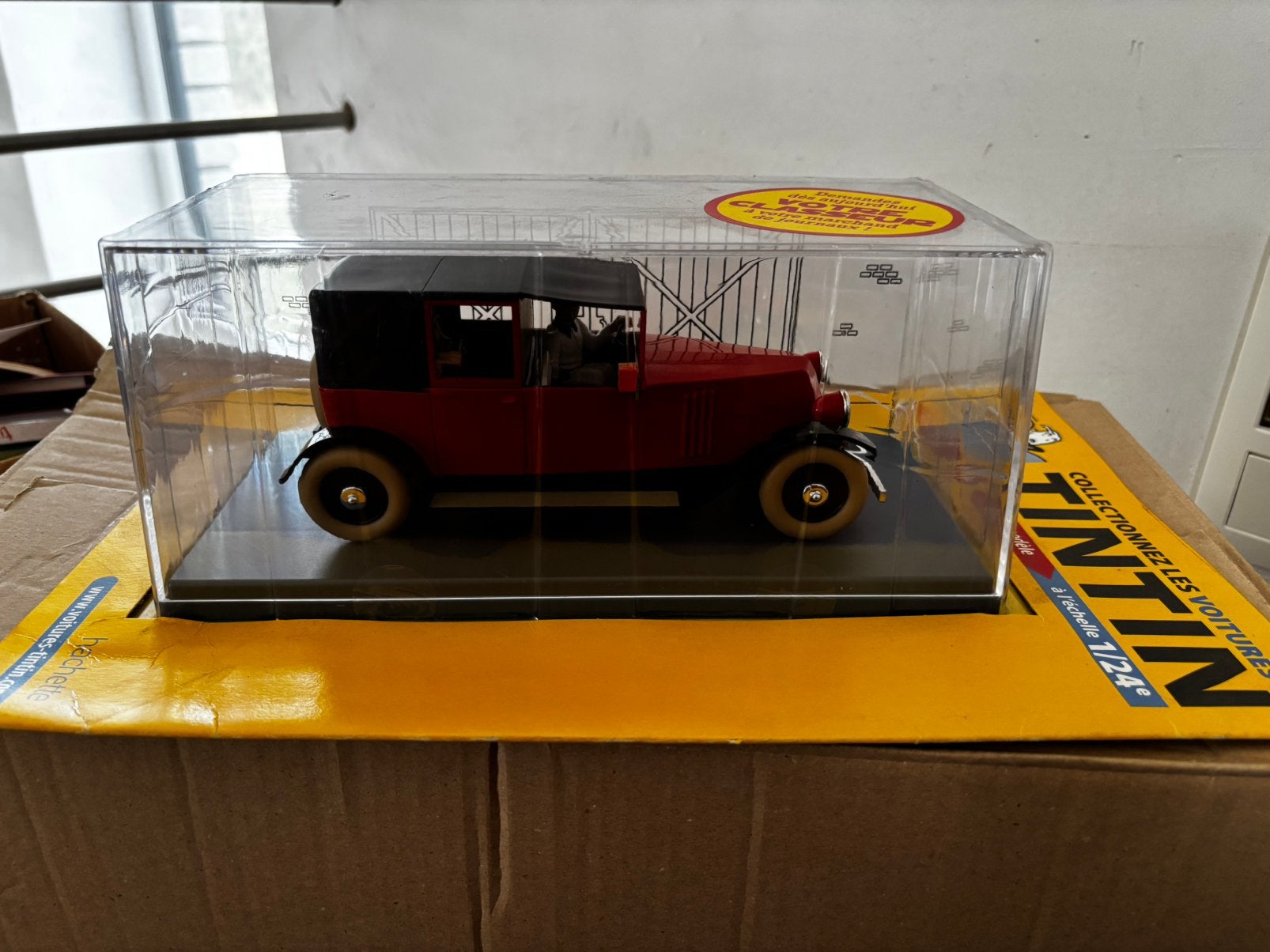 Voiture Tintin échelle 1:24e - n25 Le taxi Rouge, Enlèvement, Neuf, Voiture