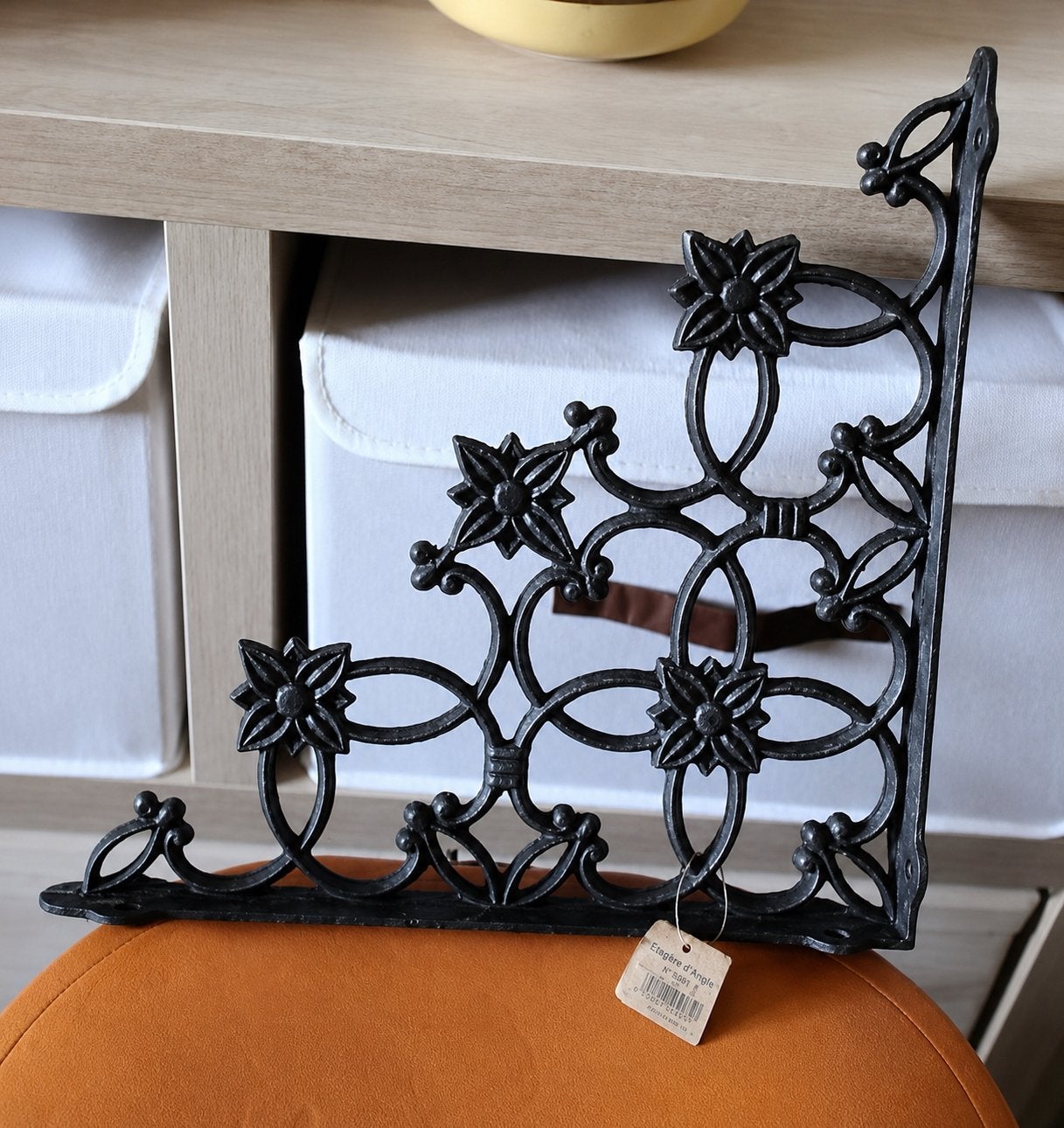 2 Équerres d’angle ancienne en fonte décorative, Maison & Meubles, Métal, Objet de décoration, Enlèvement, Noir