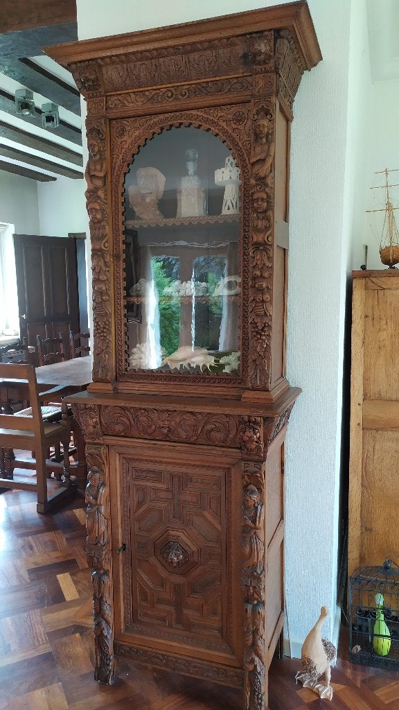 Vitrine 2 corps de style Louis XIII en noyer, Enlèvement