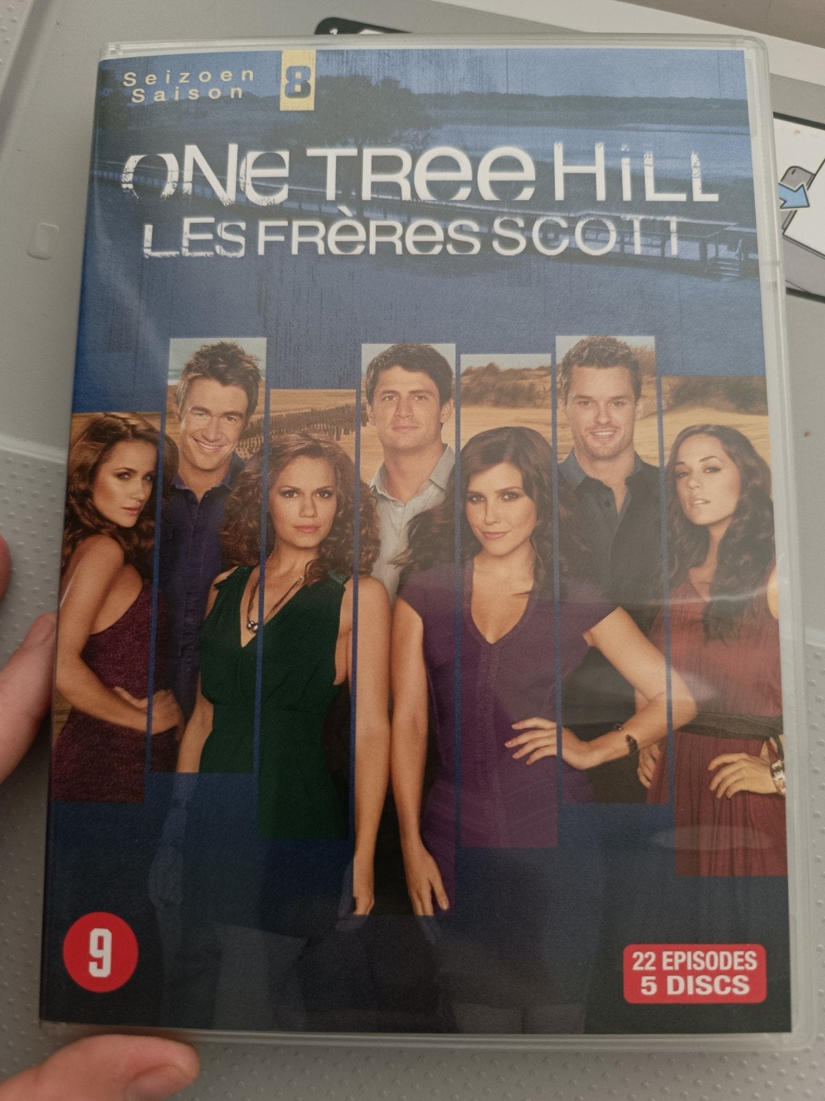 Serie One Tree Hill seizoen 8, Cd's en Dvd's, Ophalen of Verzenden, Frans, Gebruikt, Bonusmateriaal