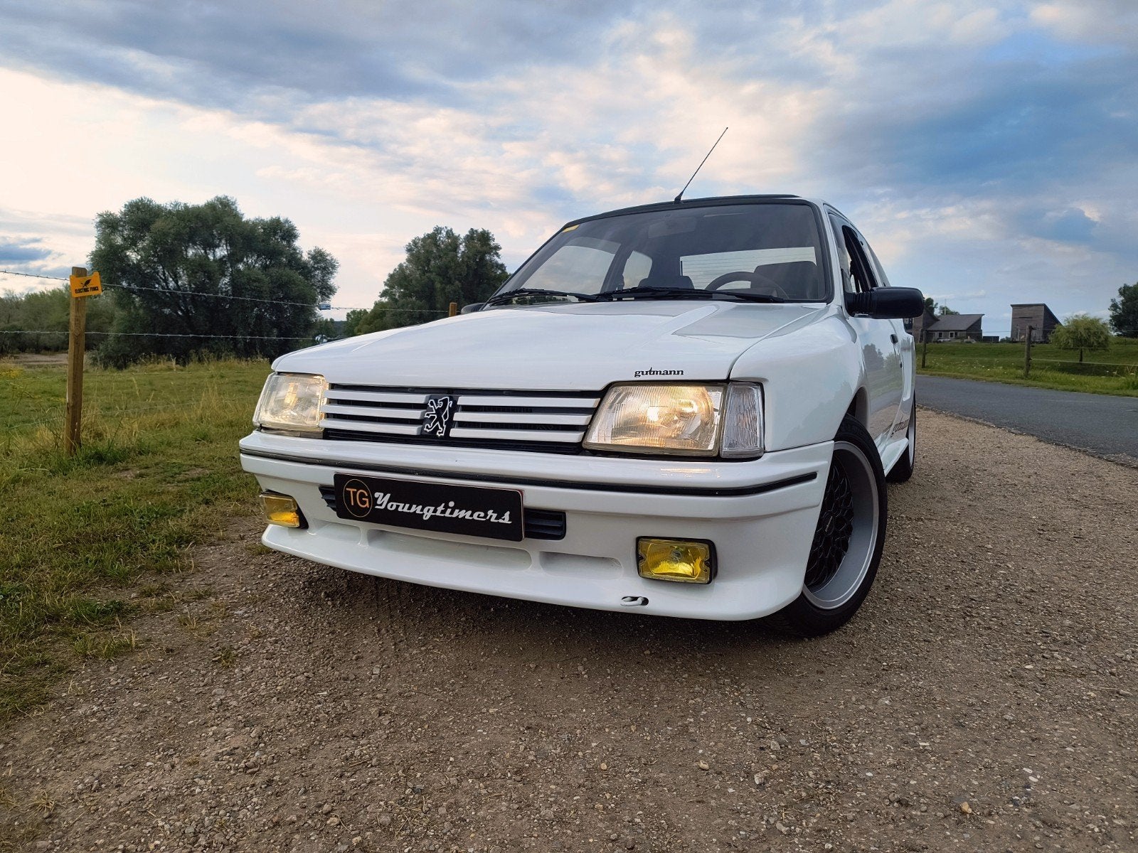 Peugeot 205 1.9 GTi Gutmann bwjr 1992 169.175 <TURBO2 KIT>, Auto's, Voorwielaandrijving, Zwart, 4 cilinders, Wit