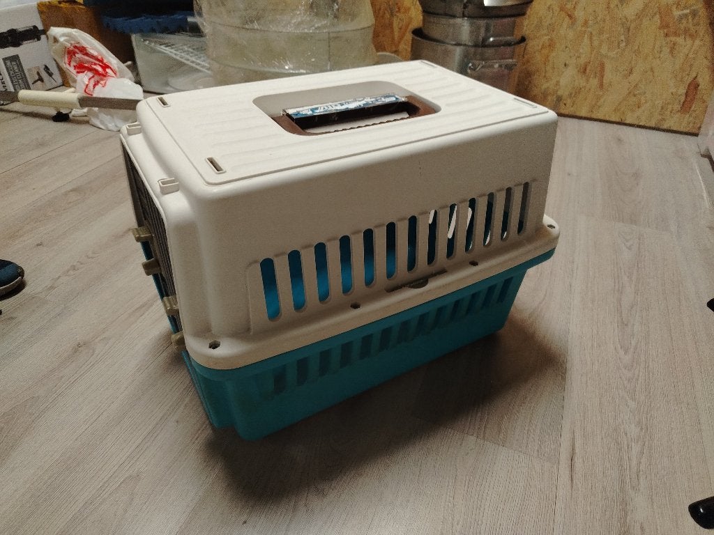 Reis bench voor dieren, Ophalen
