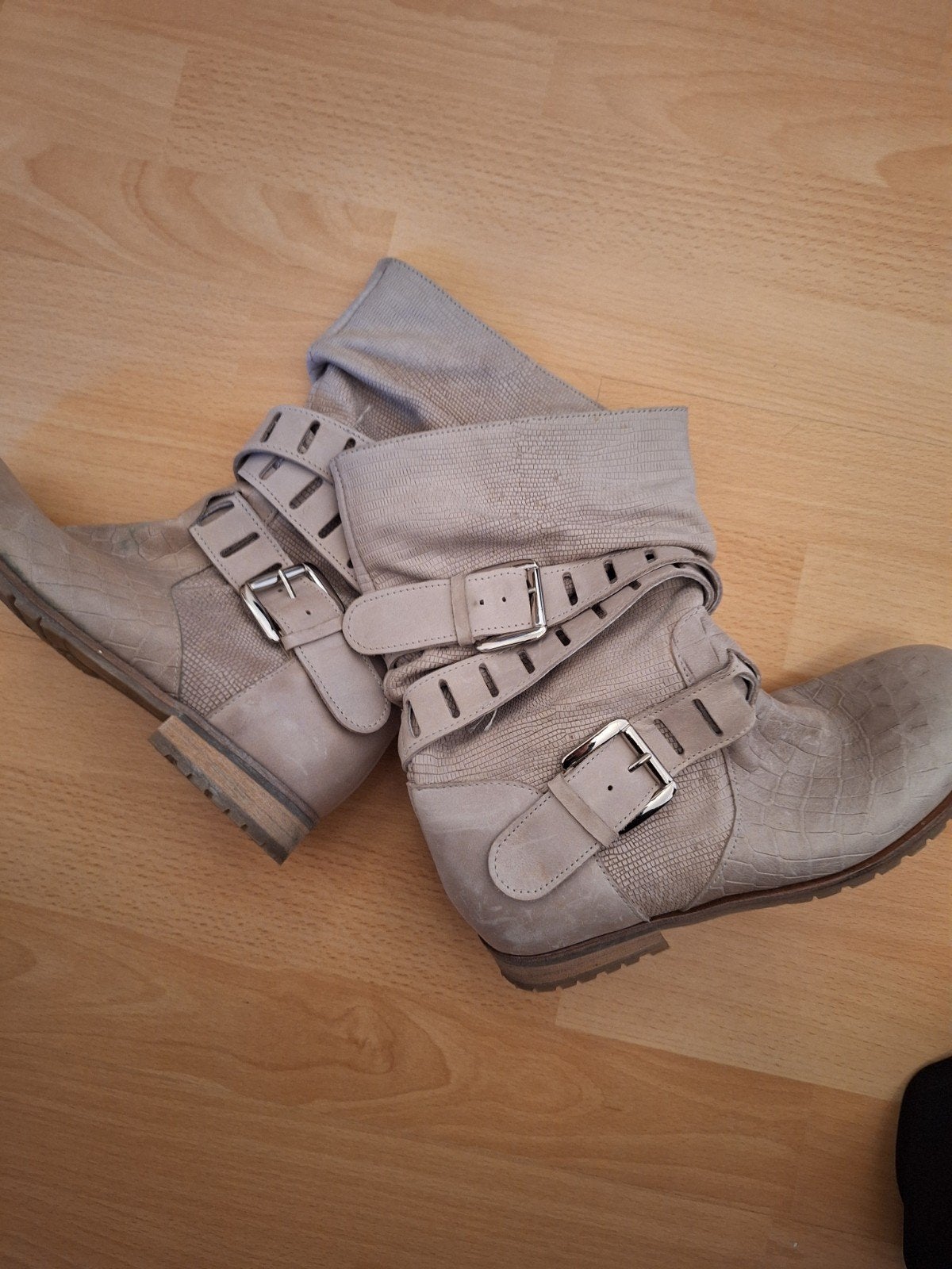 Boots femme beige en cuir, Ophalen, Beige, Zo goed als nieuw, Lage of Enkellaarzen